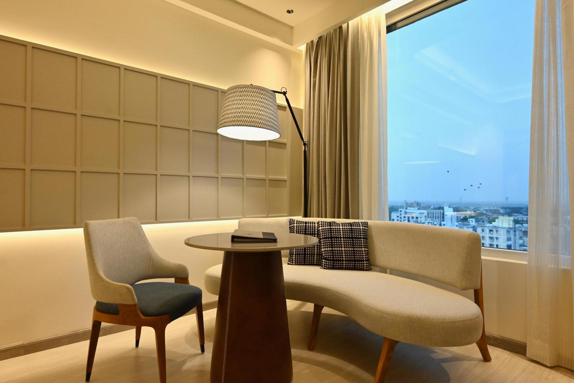 The Landmark Towers Kanpur Ngoại thất bức ảnh